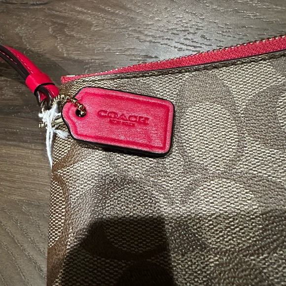 Coach Wallet/wristlet - Picture 3 of 10